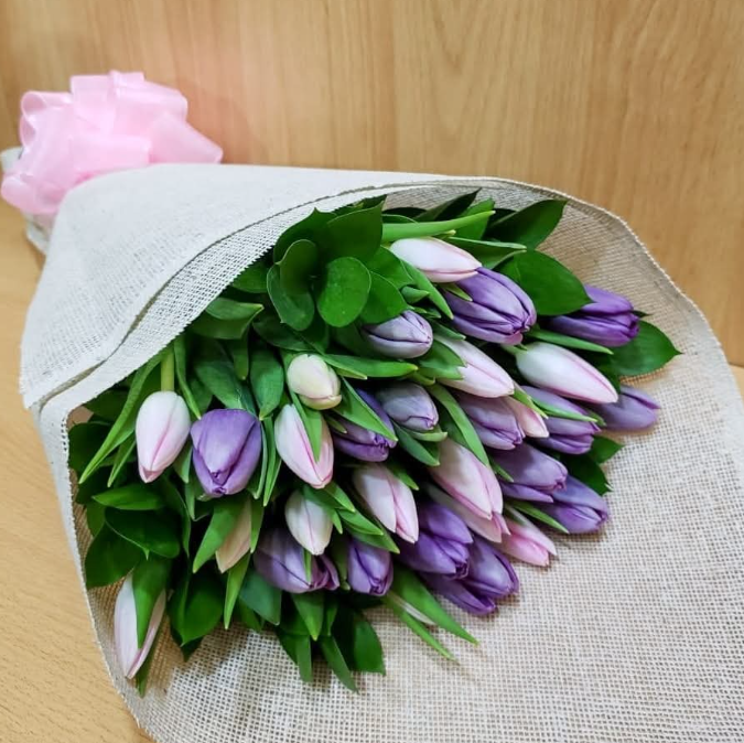 30 tulipanes