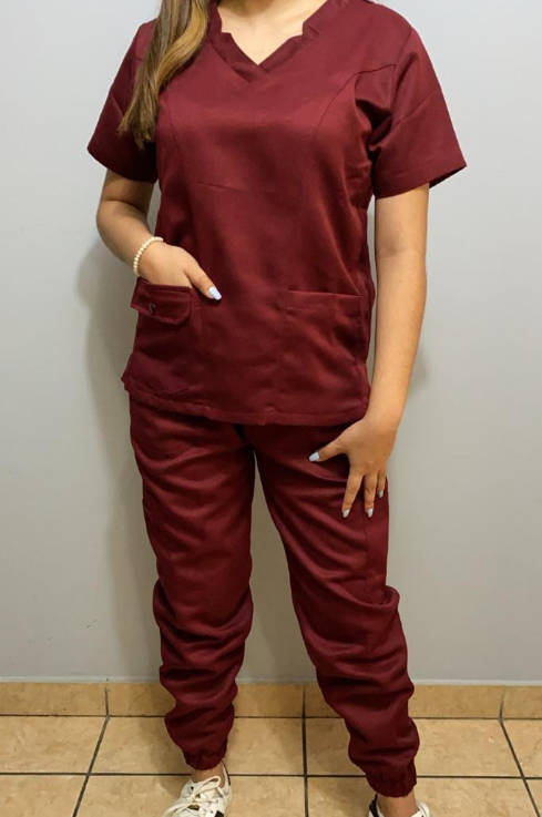 Uniforme Guinda #1